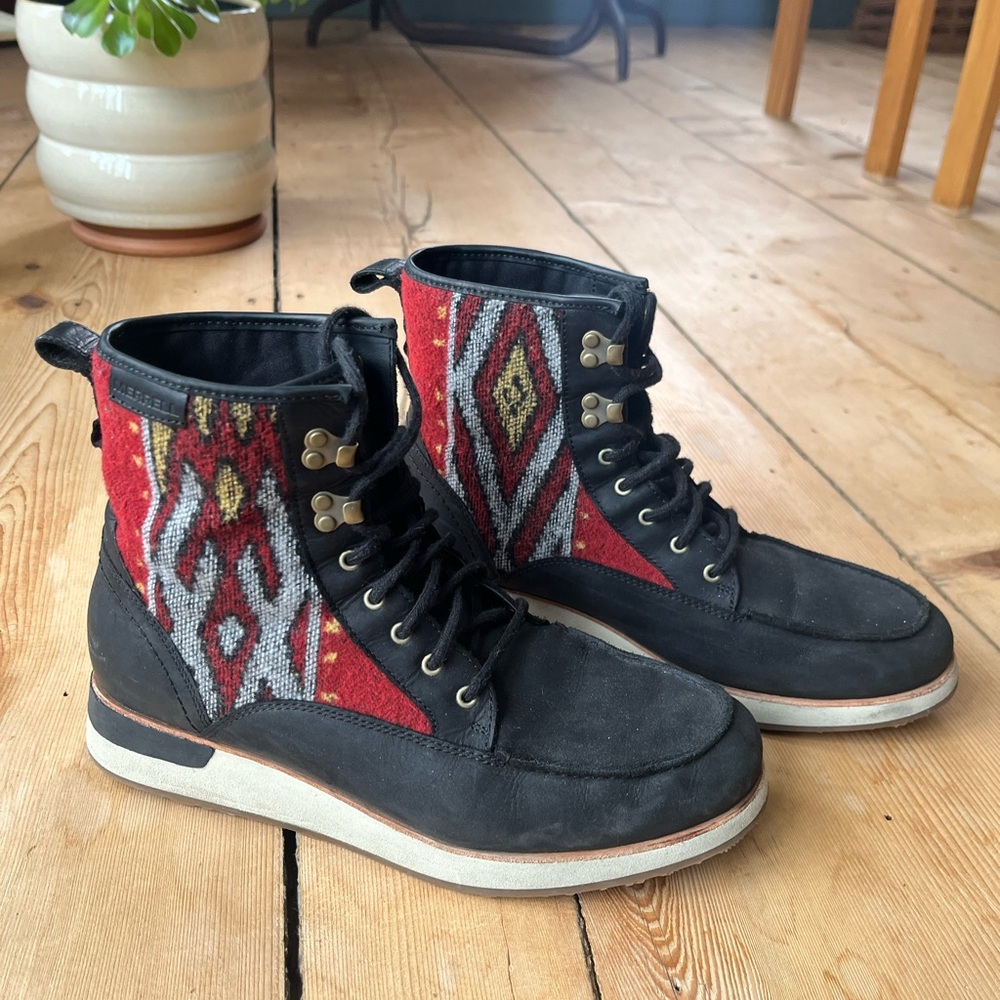 Merrell Roam Leather Women's Boots, Southwestern Wool Design, size 9.5